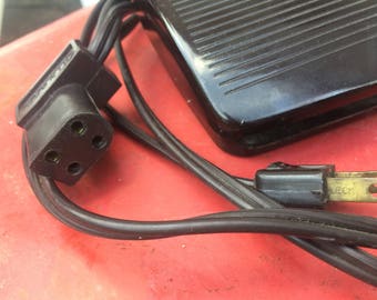 SINGER Sewing Machine 4-Prong Foot Pedal Cord Controller
