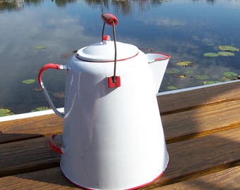 Vintage Coffee Pot.Large Vintage Red and White Enamelware Coffee Pot.Vintage Red and White Coffee Pot.Farmhouse Kitchen.Coffee Lover Gift.