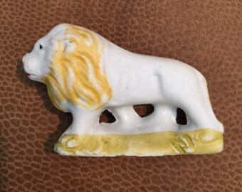 Vintage Lion - Bisque- Made in Japan