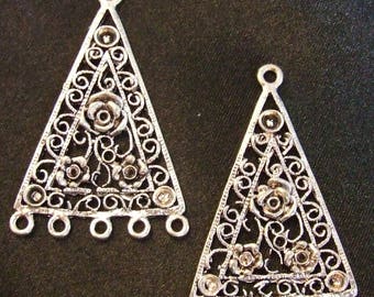 DIY: Set of 2 connectors in TRIANGLE shape with a rose in the Center silver metal