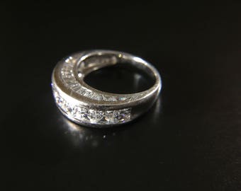 Sterling silver ring with CZ, weight 5.5 grams, size 6.5
