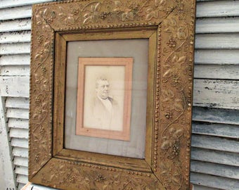 ANTiQuE WooD & GeSSO PiCTuRe FRaMe -GRaPe ViNe DeSiGN - CiRCa 1910