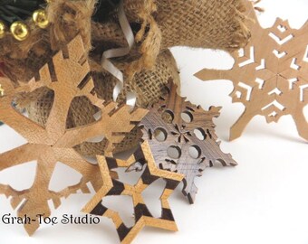 Christmas Ornaments Wooden Snowflakes Decorations Yule Hanukkah Holidays Winter Garland Ornament