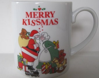 Vintage Merry Kissmas Coffee Mug