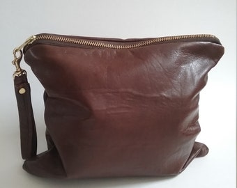 Brown leather clutch | Women's clutch bag | Wristlets | Brown leather bags | Chic purses | Minimalist handbags | Bags for women| Makeup bags