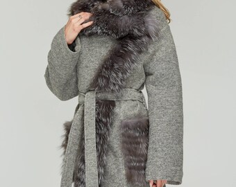 Сoat with silver fox