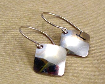 Silver square earrings - minimalist earrings - small earrings - silver minimalist - square earrings - shiny earrings - small squares