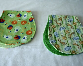 Burp cloth set of 2 - Zoo- green - flannel - reversible