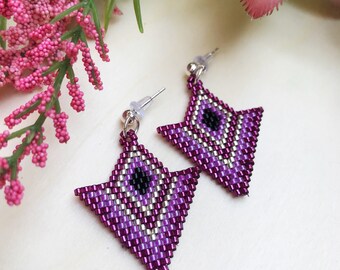 Purple earrings, beaded earrings, Purple small earrings,Geometric earrings,triangle earring,Diamond,gift for her,nickel free, spring jewelry