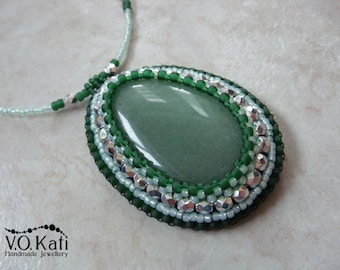 Bead embroidered pendant with aventurine gemstone