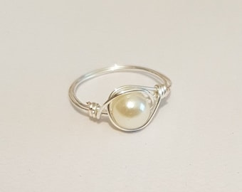 Silver Wire ring with an Ivory Bead