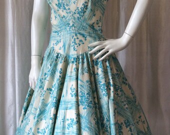 50s dress//Vintage 1950s Full skirt Lattice Print Cotton Dress Sundress Turquoise/cream L