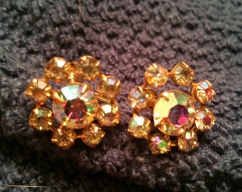 Beautiful Vintage Weiss Stamped Rhinestone Screw Back Earrings