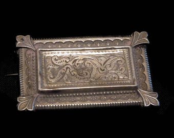 Antique English Sterling Silver Edwardian Mourning brooch with compartment circa 1900s For Re-purposing or Repair