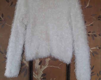90s white fuzzy sweater / jumper