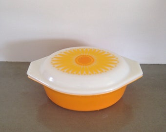 pyrex casserole dish sunflower mid century