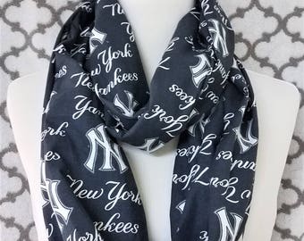 New York Yankees Infinity Scarf