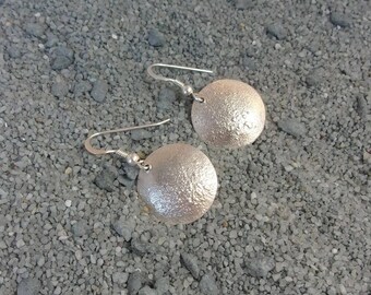 Reticulated sterling silver round earrings