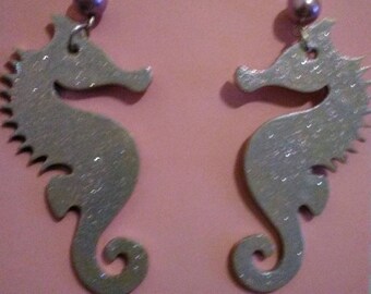 Sparkle seahorse earrings