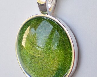 Bright Green Nail Polish Necklace Jewelry Spectrum Cosmetic Frog Prince Nail Polish Jewelry