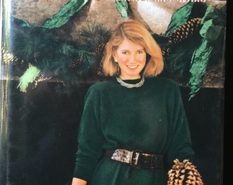 Martha Stewart's Christmas : Entertaining, Decorating and Giving by Martha. 1989 How to cook and entertain