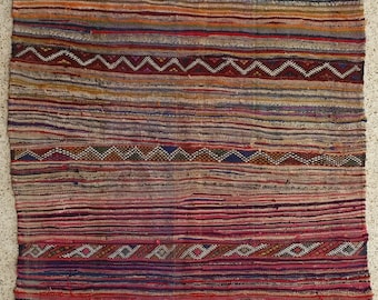 98"X59" Vintage Moroccan rug woven by hand from scraps of fabric / boucherouite / boucherouette