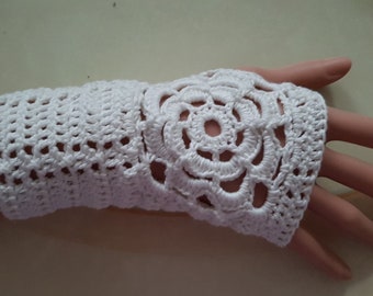 Fingerless gloves with flower for women crochet