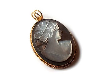 Motherofpearl cameo pendant antique profile italian cameo jewellery donadio cameos pendentif camée colgante camafeo カメオペンダント Камея подвеска