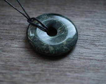 40 mm Kambaba Jasper Pi Stone Donut V12A2