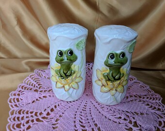 SEARS ROEBUCK Neil the Frog Salt & Pepper Shakers 1977 Vintage *eb