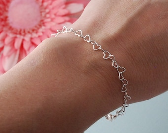 Mini heart bracelet // sterling silver layering bracelet