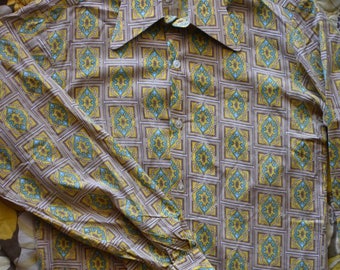 Vintage 1970s Groovy Button Down