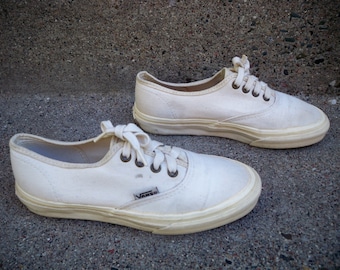 tan canvas vans