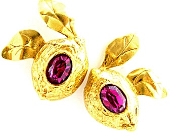 Originales boucles d'oreilles CHRISTIAN LACROIX, a clips