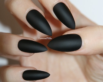 Matte Black Stiletto false nails!