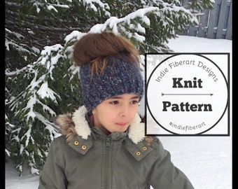 DIY KNITTING PATTERN // The Messy Bun Beanie // Ponytail Knitted Hat // Chunky Super Bulky Yarn