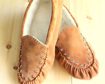 Cuir perles mocassins - cadeau idées - chaussons en cuir - l’été des mères pour ses - dames mocassins - Mens mocassins - marron