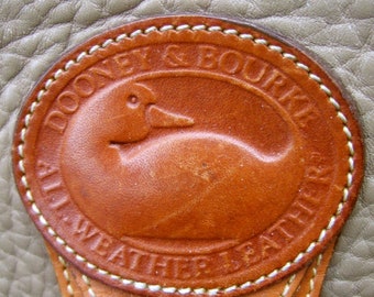 DOONEY BOURKE Classic Beige Leather Shoulder Bag