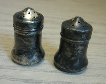 Weidlich Bros Mfg Co Silver Plate Mini Salt & Pepper Shaker 1902-1950