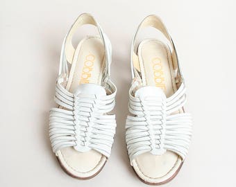 Vintage White Huaraches - Leather Woven Flat Sandals - Hippie Boho Bohemian Gypsy - Open Toe and Heel - Size 7
