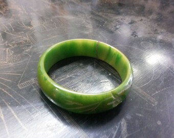 Vintage Green Bakelite Bracelet