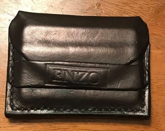 Minimalist 6-8 Card Wallet.