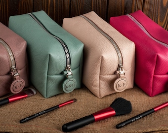 Bridesmaid leather make up bag personalized leather cosmetic bag personalized bridesmaid makeup bag personalized leather toiletry bag