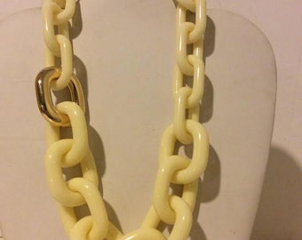 Cream/off white chunky resin short link necklace