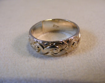 Sterling Silver Flower Pattern Ring