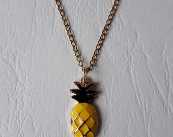 ♥ ♥ ♥ Yellow pineapple pendant