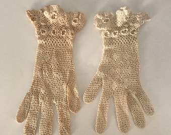 Vintage Lace Gloves, Vintage Womens Apparel, Wedding Gloves, Hand Crochet Gloves, Romantic Lace Gloves, Crocheted Lace Gloves Wrist Length
