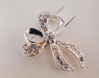 Silver Bow Brooch / Pin