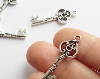 10pcs Key Charms - Antique Silver Vintage Style Jewelry Supplies - B02315