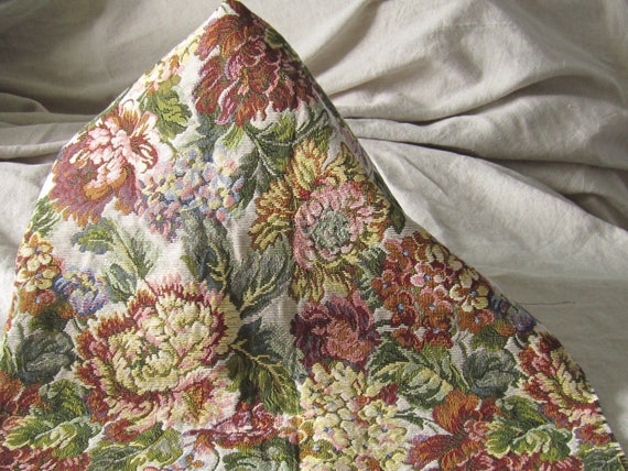 Upholstery fabric remnant, vintage upholstery fabric, floral ... Upholstery fabric remnant, vintage upholstery fabric, floral ...